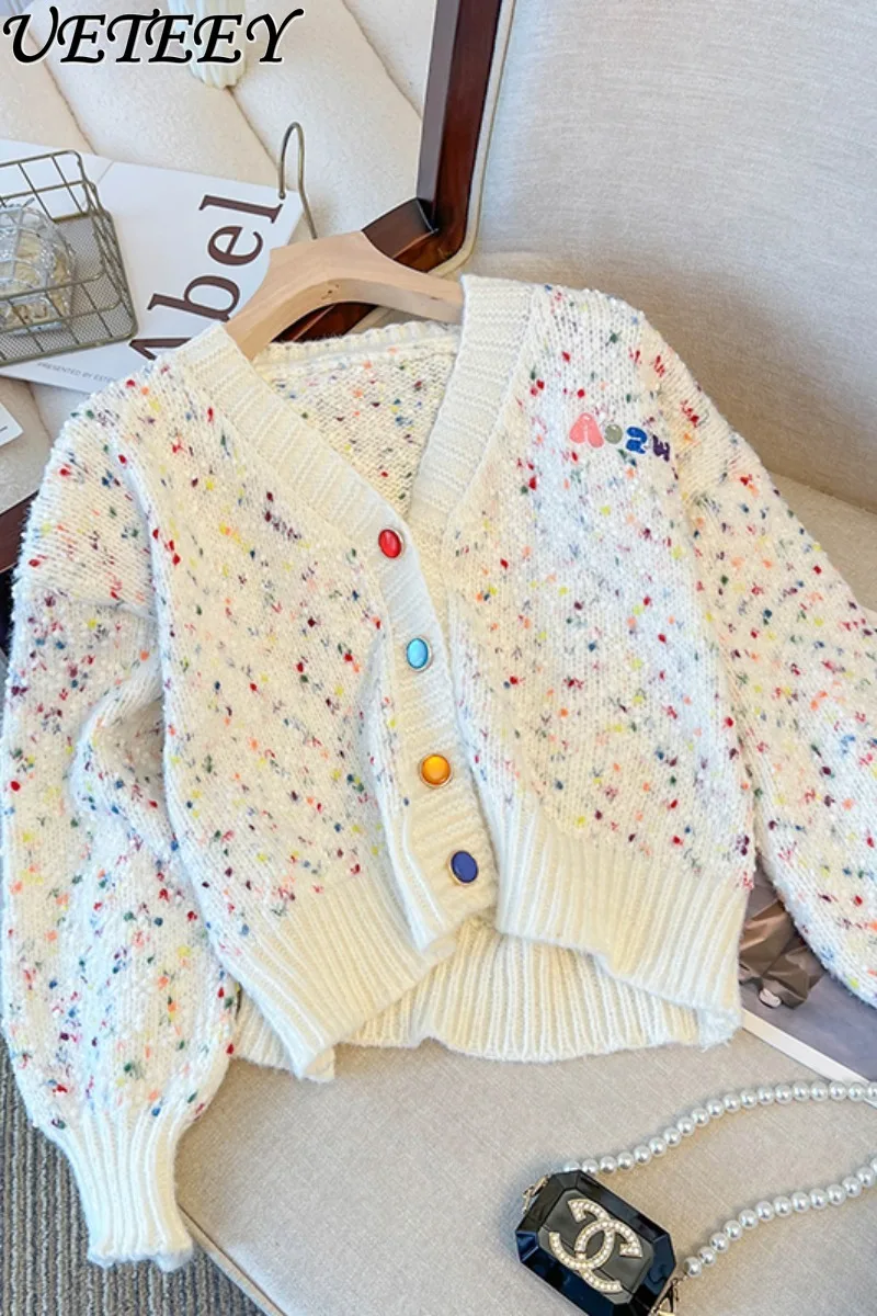 2023 Autumn Winter Color Short Sweater Coat for Women Loose Temperament V-neck Bubble Long Sleeve Knitted Cardigan Top Female
2023 Autumn Winter Color Short Sweater Coat for Women Loose Temperament V-neck Bubble Long Sleeve Knitted Cardigan Top Female