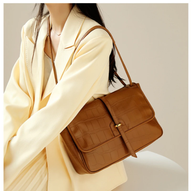 Large Capacity Totes Bags Women PU Leather Satchels New Fashion Simple Shoulder Messenger Bag for Women 172796
Large Capacity Totes Bags Women PU Leather Satchels New Fashion Simple Shoulder Messenger Bag for Women 172796