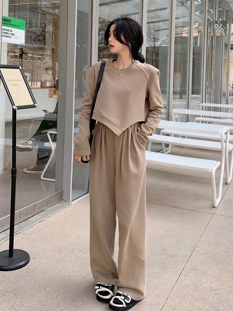 Women Khaki Two Piece Set Long Sleeve Irregular Pullover Hoodie Elastic Waist Wide Leg Pants Outfits 2022 Spring Autumn 3325
Women Khaki Two Piece Set Long Sleeve Irregular Pullover Hoodie Elastic Waist Wide Leg Pants Outfits 2022 Spring Autumn 3325