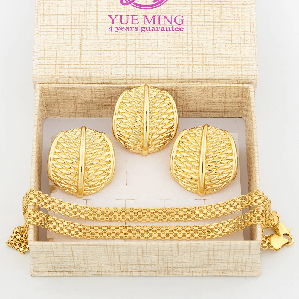 Fashion Dubai Jewelry Sets with Gift Box Gold Color Rings Copper Earrings Necklace For Women Daily Wear Party Anniversary Gifts
Fashion Dubai Jewelry Sets with Gift Box Gold Color Rings Copper Earrings Necklace For Women Daily Wear Party Anniversary Gifts