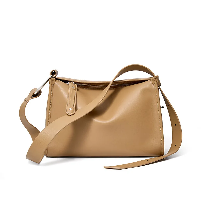 Soft Genuine Leather Women Messenger Bags Fashion Wide Strap Ladies Shoulder Bags 2023 Female Large Capacity Pillow Tote Bags
Soft Genuine Leather Women Messenger Bags Fashion Wide Strap Ladies Shoulder Bags 2023 Female Large Capacity Pillow Tote Bags