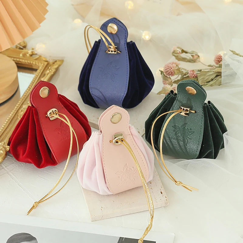 PU Velvet Dice Storage Bag Colored Dice Purse Foldable Storage Box Dice Tray PU Leather Folding Hexagon Key Coin Storage Case
PU Velvet Dice Storage Bag Colored Dice Purse Foldable Storage Box Dice Tray PU Leather Folding Hexagon Key Coin Storage Case