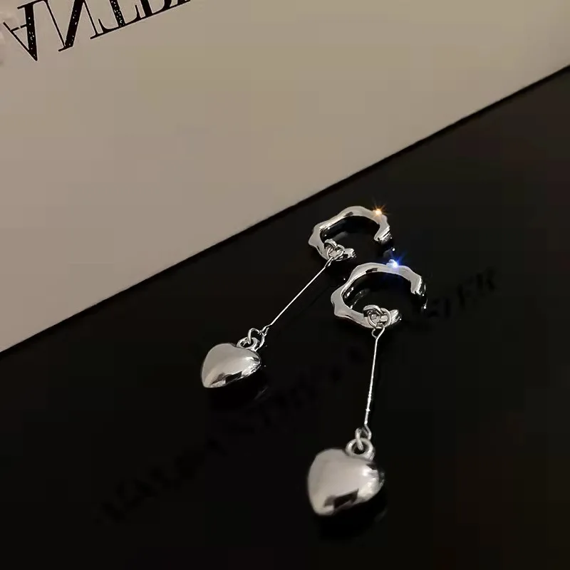 Love Pendant Diamond Geometric Ear-Free Ear Clip Female 2022 New Simple Metal Personality Korean Trend Jewelry
Love Pendant Diamond Geometric Ear-Free Ear Clip Female 2022 New Simple Metal Personality Korean Trend Jewelry
