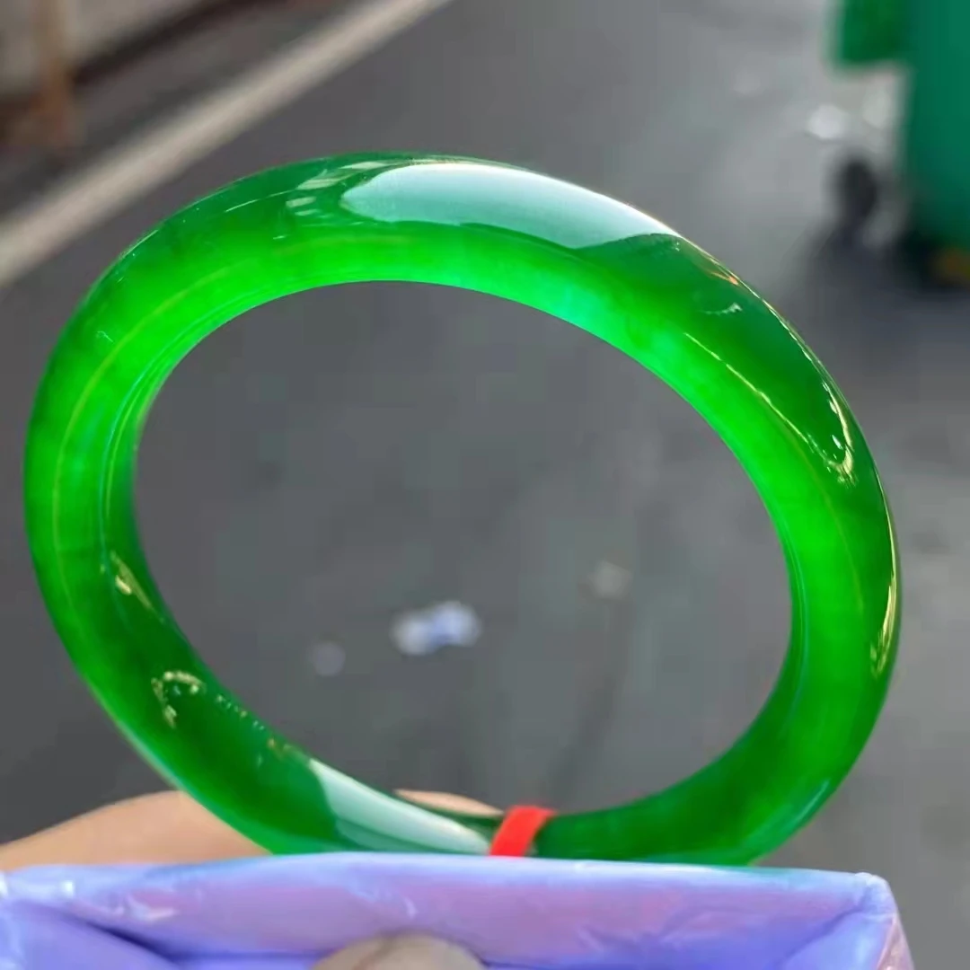High Ice Grade A Green Jade Bangle Natural Stone Round Bracelet Women Genuine Myanmar Jadeite With Certificate Burma Jade Bangle
High Ice Grade A Green Jade Bangle Natural Stone Round Bracelet Women Genuine Myanmar Jadeite With Certificate Burma Jade Bangle