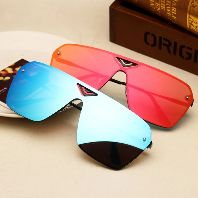 Hip-hop Sunglasses for Men Conjoined Cool Frameless Men Lenses Fashion Sun Glasses for Man Outdoor Driving Cycling Shade Eyewear
Hip-hop Sunglasses for Men Conjoined Cool Frameless Men Lenses Fashion Sun Glasses for Man Outdoor Driving Cycling Shade Eyewear