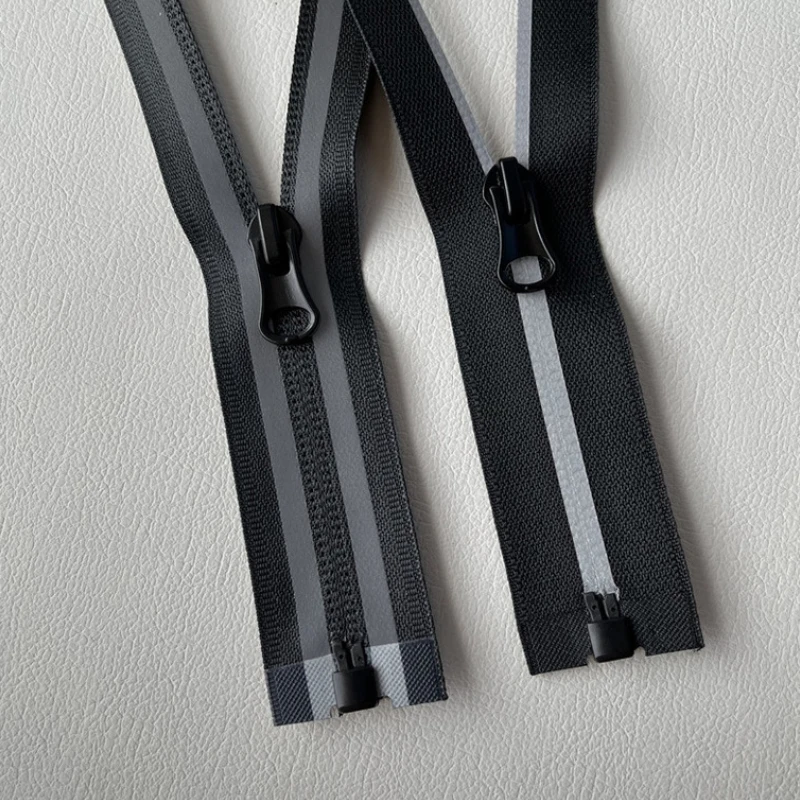 80cm 5 # Nylon Zipper Waterproof Invisible Silver Gray Reflective Zippers For Clothes Garment Jacket Bags DIY Crafts Sewing Kits
80cm 5 # Nylon Zipper Waterproof Invisible Silver Gray Reflective Zippers For Clothes Garment Jacket Bags DIY Crafts Sewing Kits