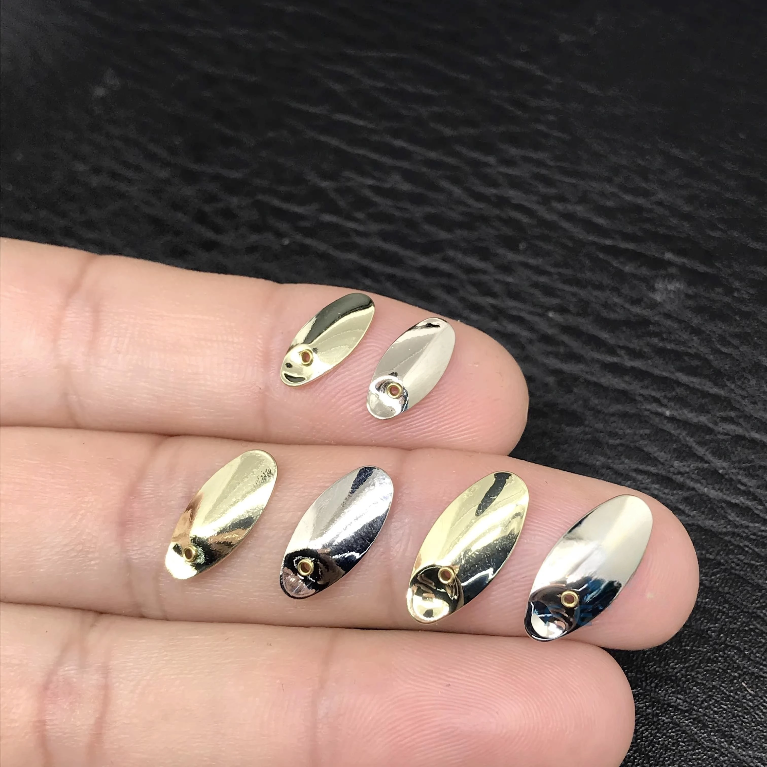 HeyLure 30pcs 1.2/1.4/1.6cm Metal Copper Spoon Spinner for Fly Fishing Lure Sequin Willow Blades Silver Gold DIY Not Hurt Line
HeyLure 30pcs 1.2/1.4/1.6cm Metal Copper Spoon Spinner for Fly Fishing Lure Sequin Willow Blades Silver Gold DIY Not Hurt Line