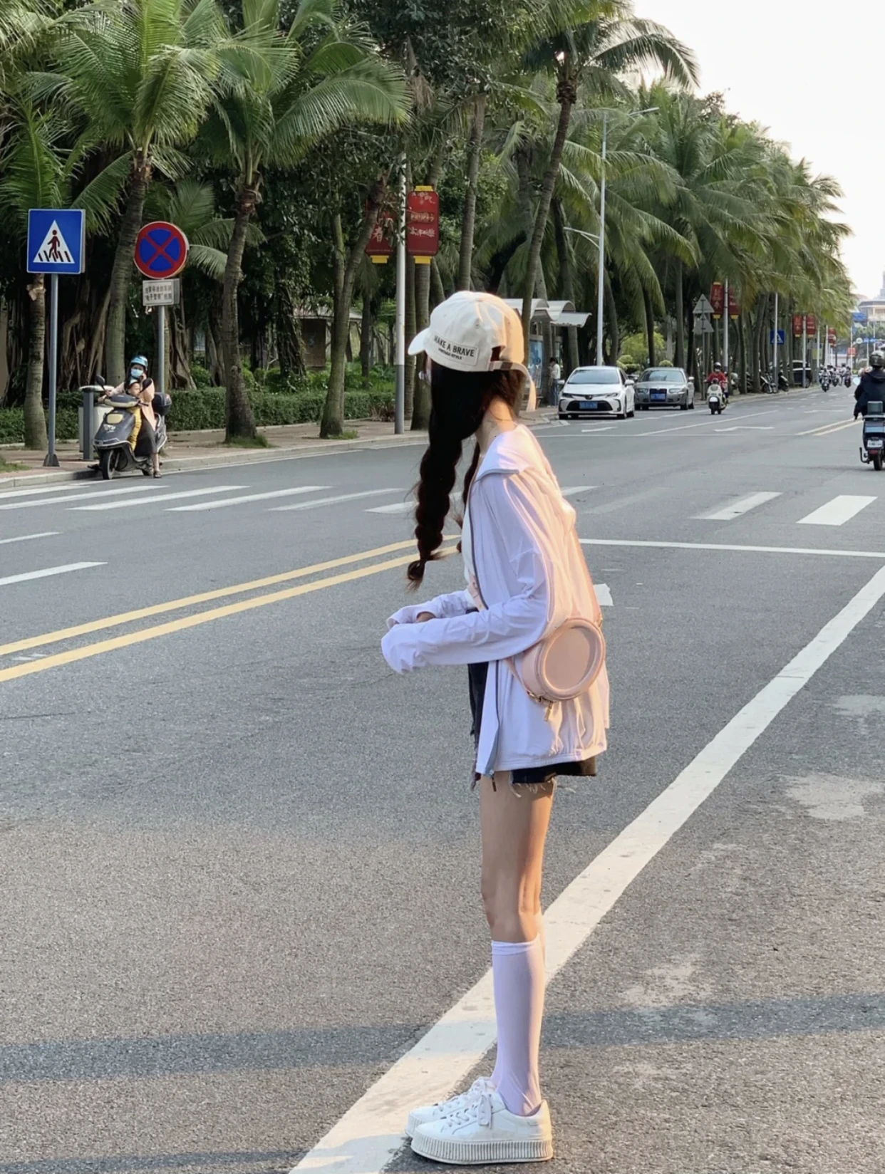 Summer new casual sports short coat ladies thin hooded zipper cardigan versatile
Summer new casual sports short coat ladies thin hooded zipper cardigan versatile
