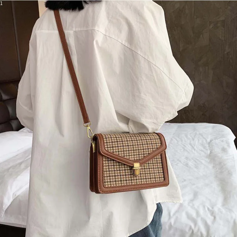 2023 Luxury Vintage Shoulder Messenger Small Bag Female Trend Travel Handbags Purse Plaid PU Leather Crossbody Bags for Women
2023 Luxury Vintage Shoulder Messenger Small Bag Female Trend Travel Handbags Purse Plaid PU Leather Crossbody Bags for Women