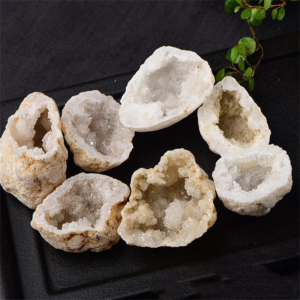 Natural Crystal White Agate Geode Cutting Crystal Cluster Healing Stone Reiki Rock Mineral Specimen Quartz DIY Home Decoration
Natural Crystal White Agate Geode Cutting Crystal Cluster Healing Stone Reiki Rock Mineral Specimen Quartz DIY Home Decoration