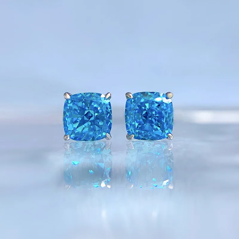 1.5 Carat Pillow Shaped 7 * 7mm High Carbon Diamond 925 Silver Small Earrings for Simple and Fashionable Women's Earrings
1.5 Carat Pillow Shaped 7 * 7mm High Carbon Diamond 925 Silver Small Earrings for Simple and Fashionable Women's Earrings