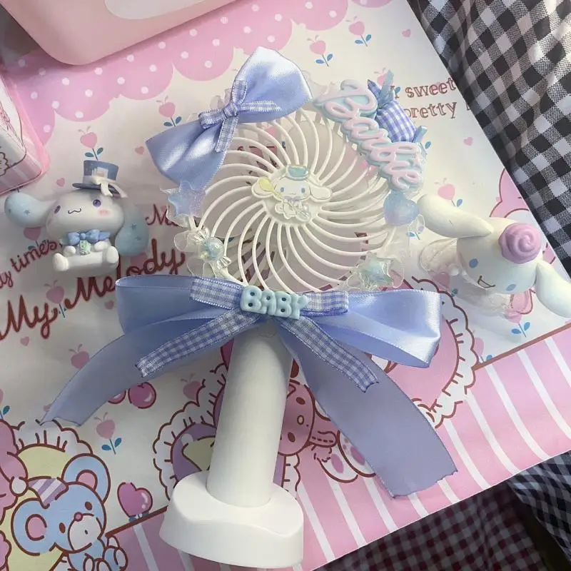 Мультяшный Sanrioed аниме My Melody Kuromi маленький веер Ins Девочка Сердце кавайная летняя портативная беззвучная Usb зарядка веер подарки
Мультяшный Sanrioed аниме My Melody Kuromi маленький веер Ins Девочка Сердце кавайная летняя портативная беззвучная Usb зарядка веер подарки
