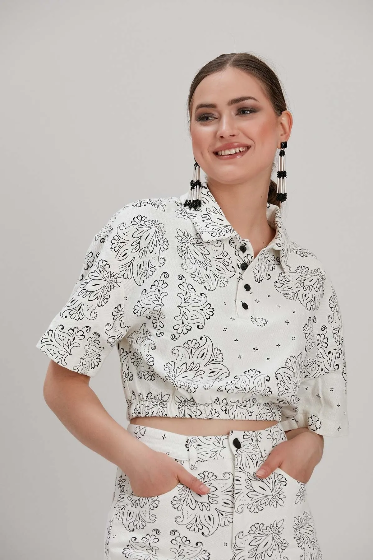 Women's Summer Crop Top Blouse White Collar Crop Blouse Casual Tank Top Vest Blouse
Women's Summer Crop Top Blouse White Collar Crop Blouse Casual Tank Top Vest Blouse