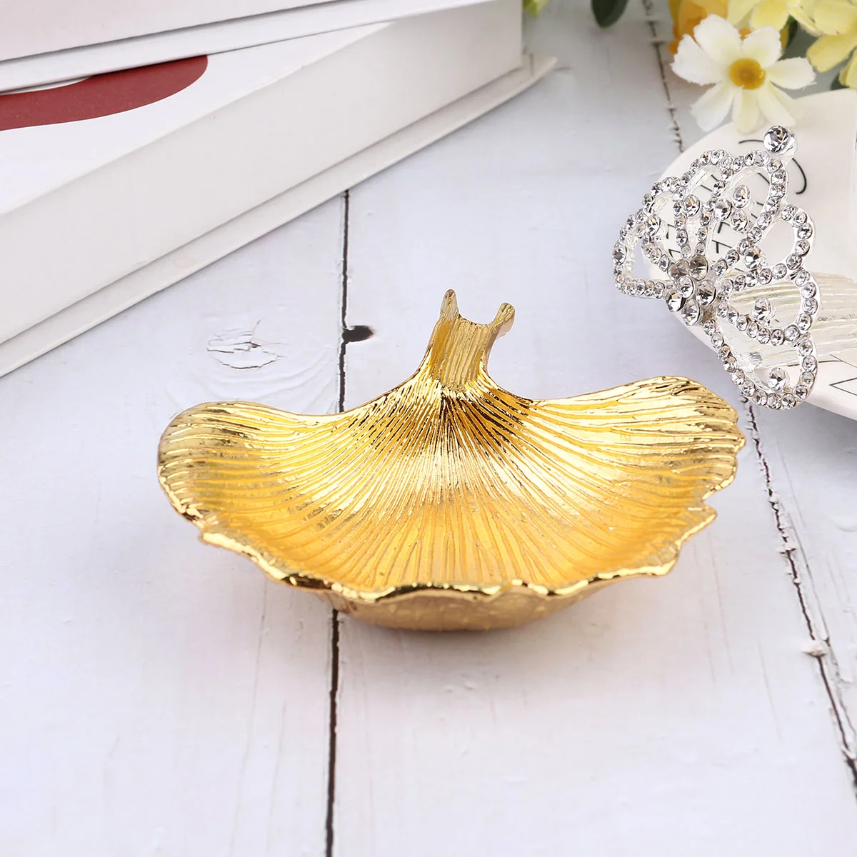 Vintage Trinket Tray Keychain Holder Dessert Dish Storage Boxes Decorative Dressing Table Jewelry Tray
Vintage Trinket Tray Keychain Holder Dessert Dish Storage Boxes Decorative Dressing Table Jewelry Tray