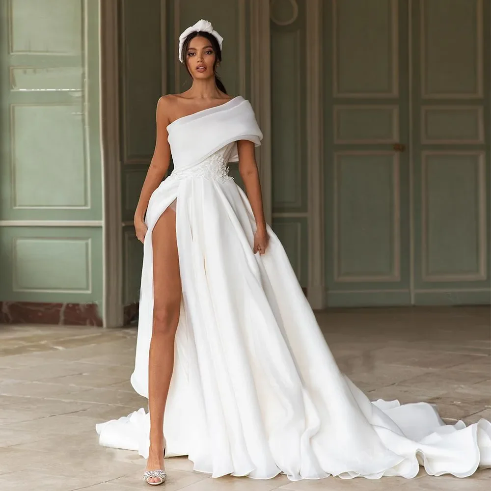 A-Line Fashion Simple Appliques One Shoulder Court Train Slit Bow Woman Wedding Dresses Bridal Engagement Party 
A-Line Fashion Simple Appliques One Shoulder Court Train Slit Bow Woman Wedding Dresses Bridal Engagement Party