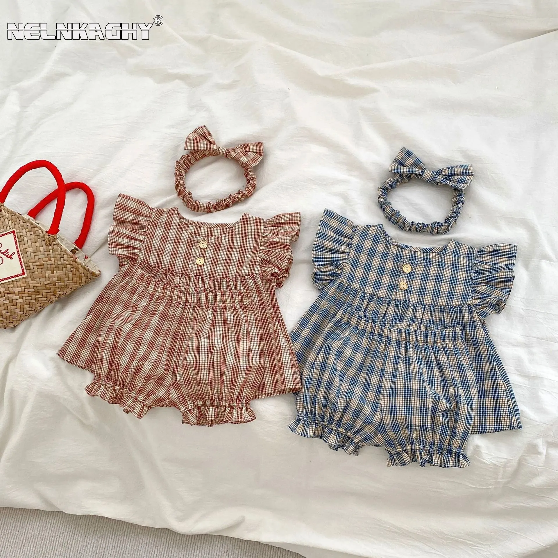 New In Summer Infant Kids Girls Fly Sleeve Plaid Top T-shirts+Flower Bud Shorts+headbands Toddler Children Cotton Clothing Set
New In Summer Infant Kids Girls Fly Sleeve Plaid Top T-shirts+Flower Bud Shorts+headbands Toddler Children Cotton Clothing Set