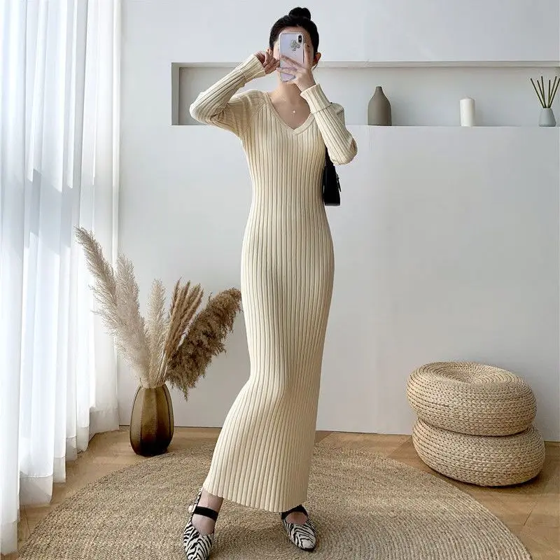 Women Autumn Knitted Sweater Dress Female Slim Elastic V-neck Long Sleeve Bodycon Robe Dresses Vestido Ladies Vintage Dress G142
Women Autumn Knitted Sweater Dress Female Slim Elastic V-neck Long Sleeve Bodycon Robe Dresses Vestido Ladies Vintage Dress G142