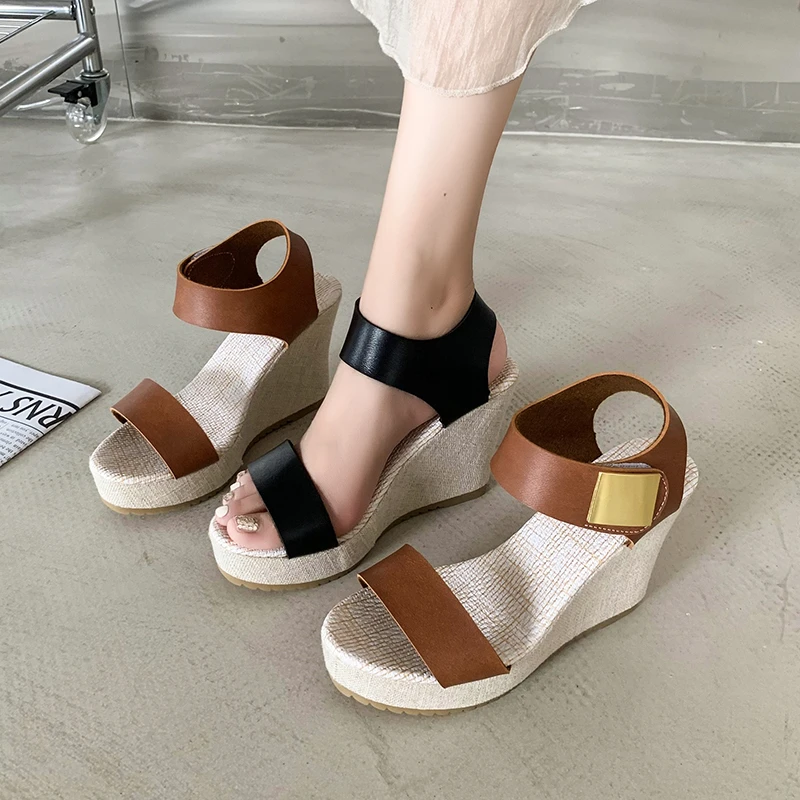 Ladies Shoes 2023 New High Quality Ankle Strap Women's Sandals Summer Open Toe Solid Beach Wedge Shoes Female Platform Sandals
Ladies Shoes 2023 New High Quality Ankle Strap Women's Sandals Summer Open Toe Solid Beach Wedge Shoes Female Platform Sandals