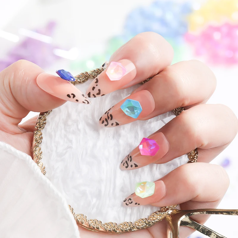 10/20Pcs 6x8mm 3D Kawaii Candy Mocha Fluorescent Ice Cube Shape Glitter Nail Parts Clear Pixie Crystal Nails Rhinestone Nail Art
10/20Pcs 6x8mm 3D Kawaii Candy Mocha Fluorescent Ice Cube Shape Glitter Nail Parts Clear Pixie Crystal Nails Rhinestone Nail Art