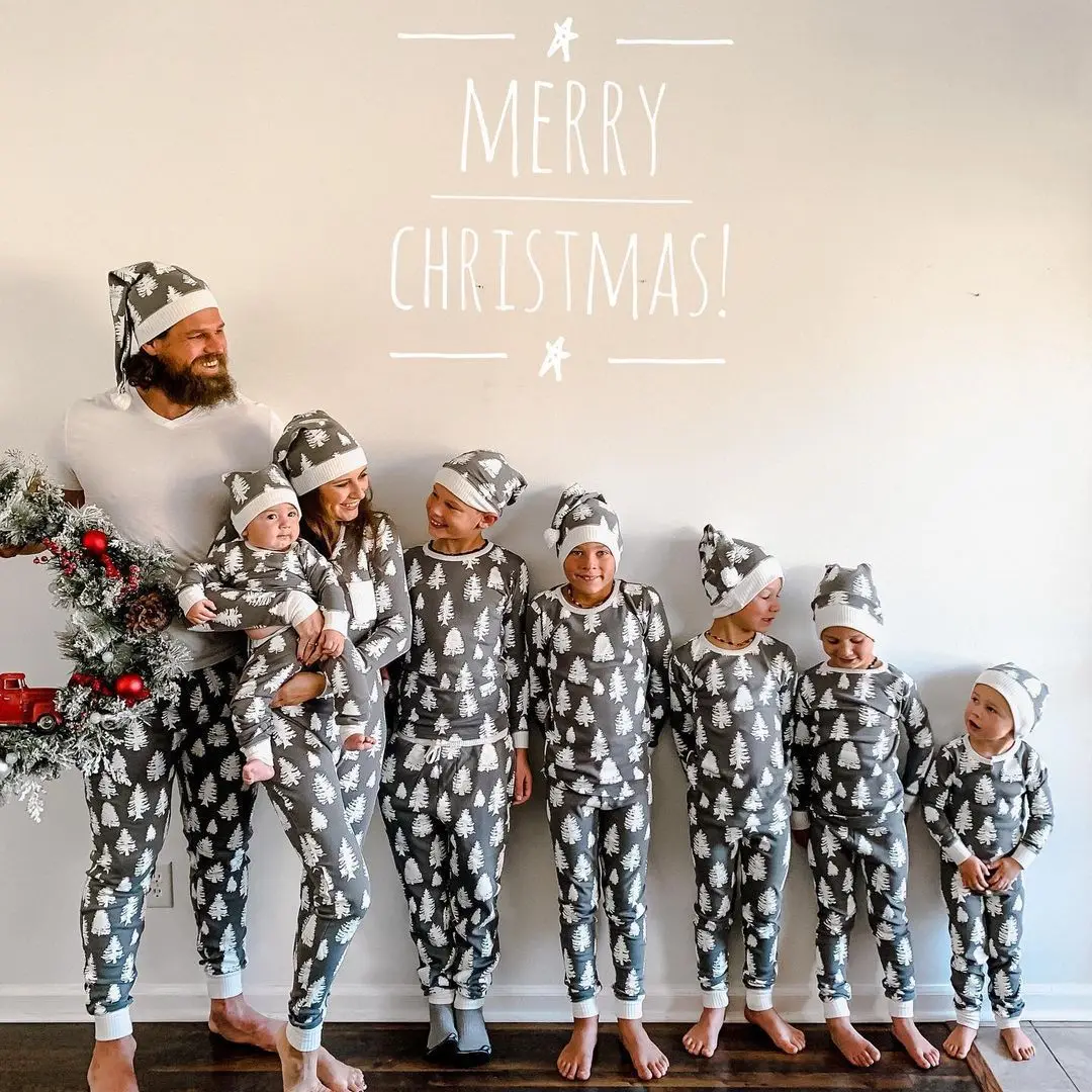 2023 Christmas Pajamas Set Santa Tree Print Mom Dad Kids Matching Outfits 2 Pieces Suit Baby Dog Romper Sleepwear Family Look
2023 Christmas Pajamas Set Santa Tree Print Mom Dad Kids Matching Outfits 2 Pieces Suit Baby Dog Romper Sleepwear Family Look