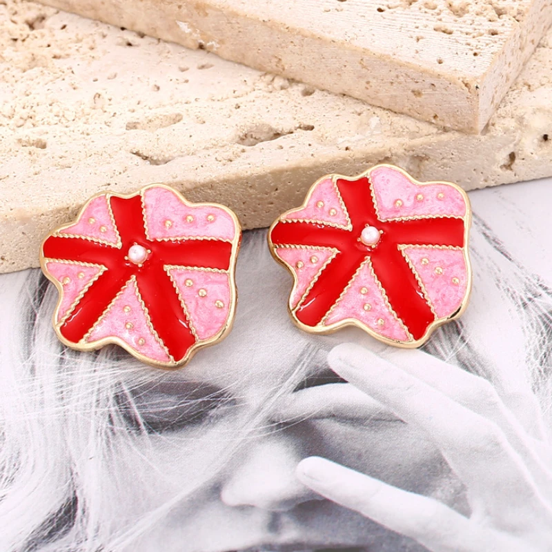 Personality Swwet Irregular Design Flower Earrings for Woman Wear
Personality Swwet Irregular Design Flower Earrings for Woman Wear