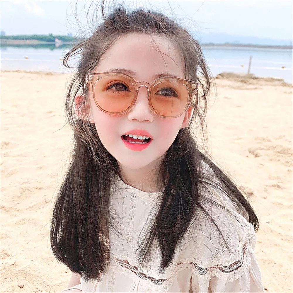 New Children's Summer UV400 Protection Anti-ultraviolet Boys And Girls Baby Comfortable Light Retro Contrast Color Sunglasses
New Children's Summer UV400 Protection Anti-ultraviolet Boys And Girls Baby Comfortable Light Retro Contrast Color Sunglasses