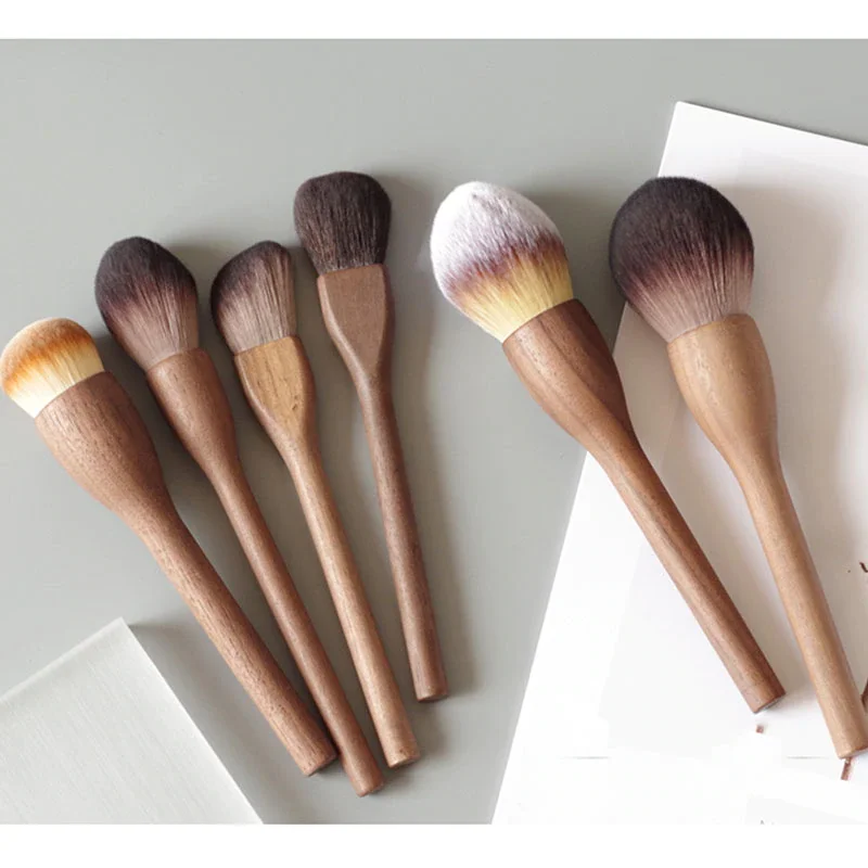 1Pcs Foundation Brush Super Soft Theatre Makeup European Vintage Wood Handle Makeup Brush High Quality Loose Powder Blush New
1Pcs Foundation Brush Super Soft Theatre Makeup European Vintage Wood Handle Makeup Brush High Quality Loose Powder Blush New
