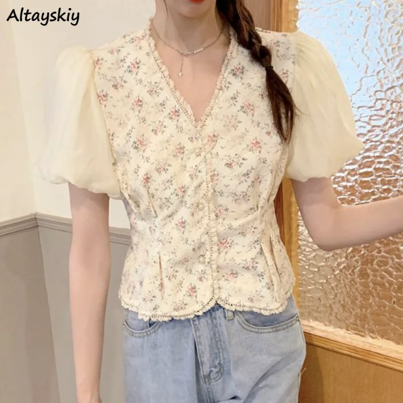 Floral Shirts Women Lace Vintage Sweet Crop Tops Casual Summer All-match Slim French Style Tender V-neck Camisas Mujer Classic
Floral Shirts Women Lace Vintage Sweet Crop Tops Casual Summer All-match Slim French Style Tender V-neck Camisas Mujer Classic