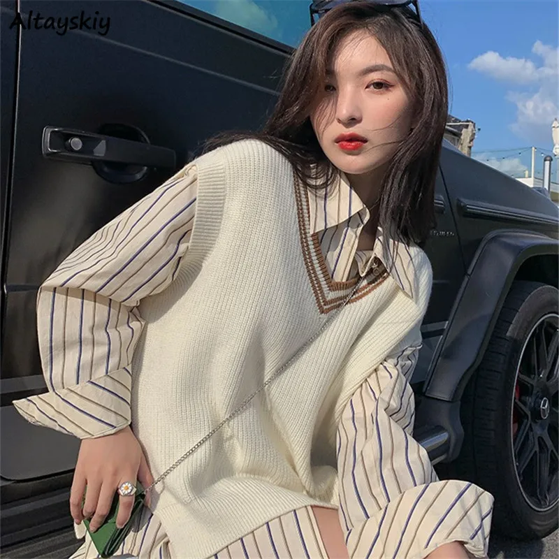 Autumn S-3XL Sweater Vest Women Vintage Striped Sleeveless Knitwear V Neck Tender Warm Soft Heating Gentle Mujer Lady Elegant
Autumn S-3XL Sweater Vest Women Vintage Striped Sleeveless Knitwear V Neck Tender Warm Soft Heating Gentle Mujer Lady Elegant