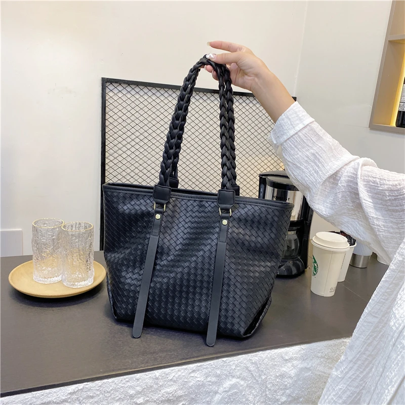 Brand Woven Tote Bag High Quality Hand Bag for Women Large Capacity Bucket Bag Designer Purses and Handbag Women Shoulder Bag
Brand Woven Tote Bag High Quality Hand Bag for Women Large Capacity Bucket Bag Designer Purses and Handbag Women Shoulder Bag