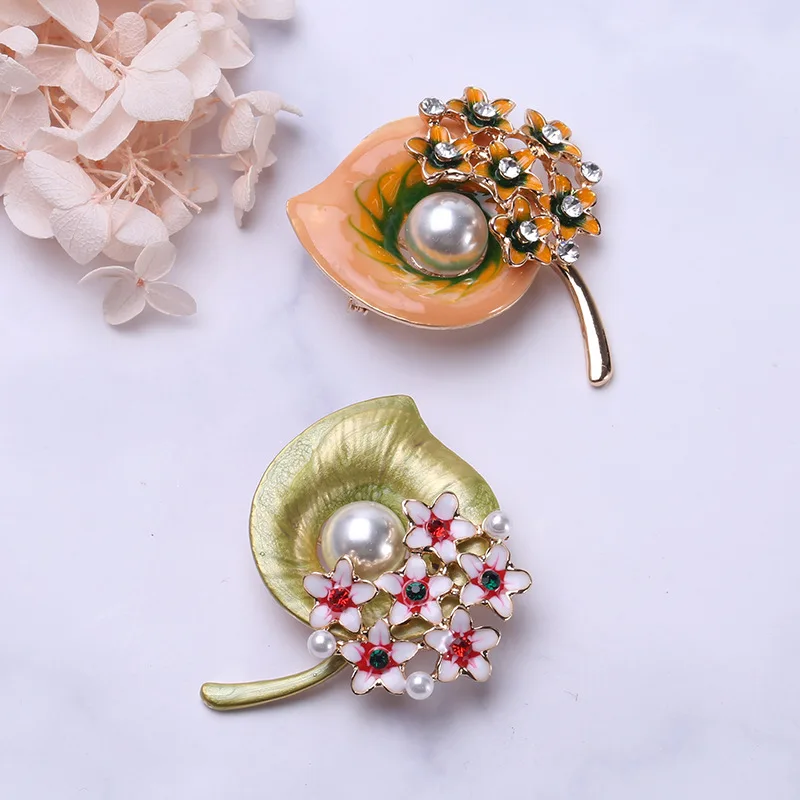 European and American fashion calla lily flower brooch all-match coat coat corsage accessories cardigan brooch
European and American fashion calla lily flower brooch all-match coat coat corsage accessories cardigan brooch