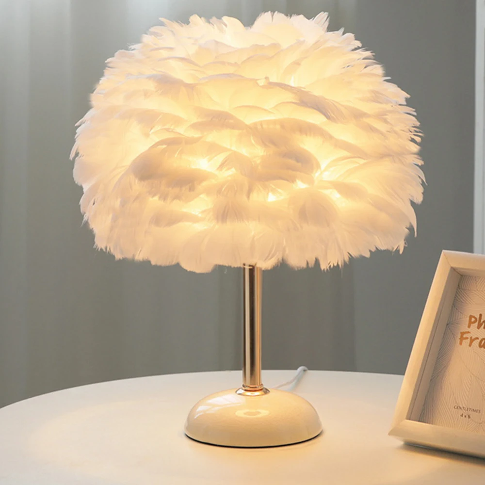 Modern Feather Lamp Table With Ceramic Base E27 Bedroom Bedside Lamp For Living Room Home Wedding Decoration EU/US/AU Plug
Modern Feather Lamp Table With Ceramic Base E27 Bedroom Bedside Lamp For Living Room Home Wedding Decoration EU/US/AU Plug