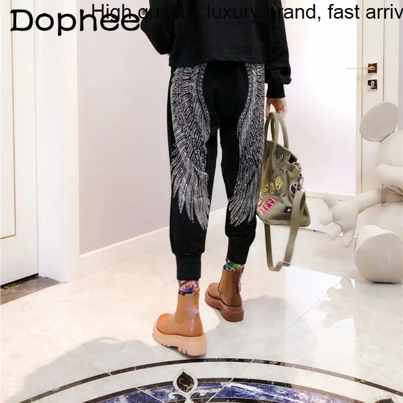 Cartoon Heavy Rhinestone Wings Harem Loose Casual Sports Female Jogger Pants 2023 New Spring Autumn Black Sweatpants
Cartoon Heavy Rhinestone Wings Harem Loose Casual Sports Female Jogger Pants 2023 New Spring Autumn Black Sweatpants