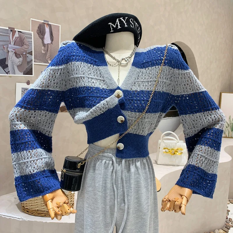 New in Women's Clothing 2022 Autumn Design V-neck loose hollow out stripe versatile casual knitted cardigan sweater top
New in Women's Clothing 2022 Autumn Design V-neck loose hollow out stripe versatile casual knitted cardigan sweater top