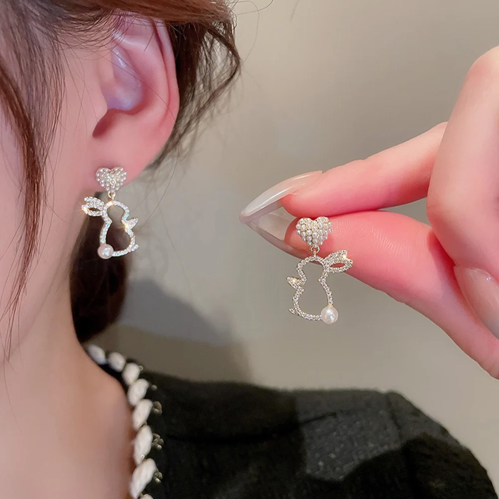 2023 Exquisite Love Heart Rabbit Imitation Pearl Earrings for Women Korean Fashion Animal Statement Earrings Ear Studs Jewelry
2023 Exquisite Love Heart Rabbit Imitation Pearl Earrings for Women Korean Fashion Animal Statement Earrings Ear Studs Jewelry