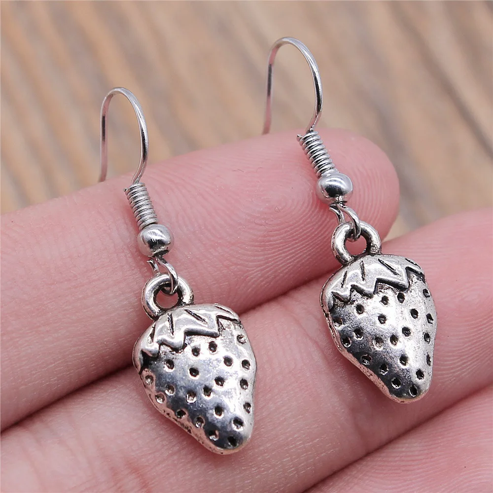 Strawberry Earrings Ear Stud Drop Tassel Chain Handmade,Silver Color,Women Jewelry Accessory Pendant Gift Wholesale
Strawberry Earrings Ear Stud Drop Tassel Chain Handmade,Silver Color,Women Jewelry Accessory Pendant Gift Wholesale