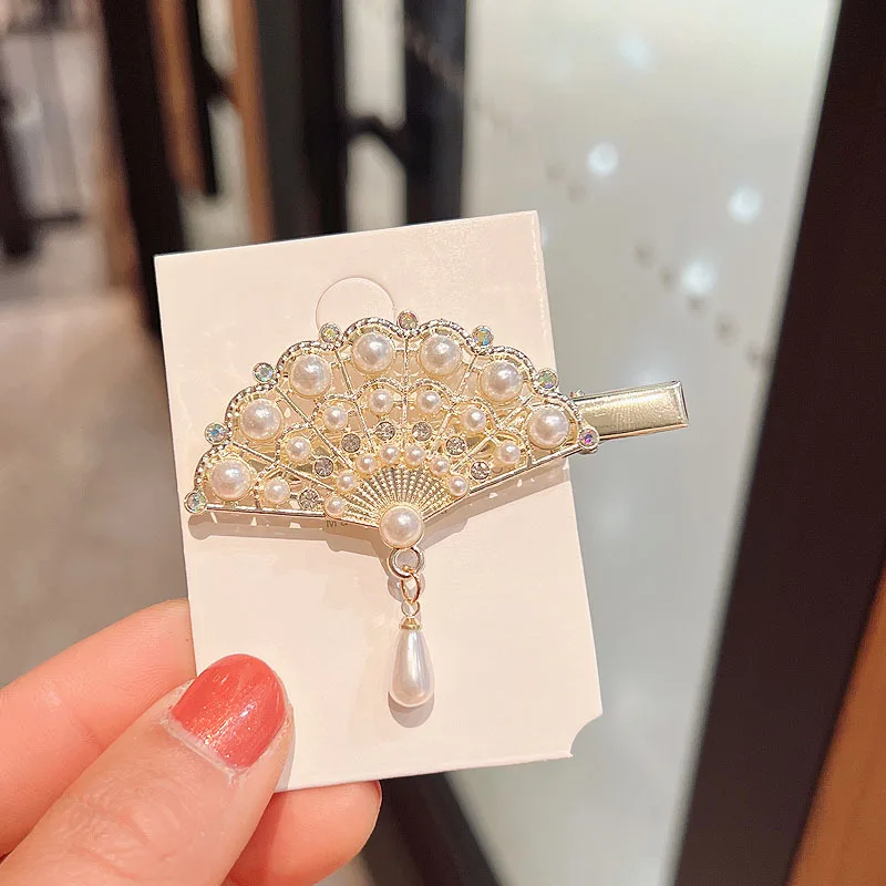 Elegant Classical Style Chinese Fan-Shaped Hair Clip Pearl Fringe Hair Clip Headdress Duck Mouth Clip
Elegant Classical Style Chinese Fan-Shaped Hair Clip Pearl Fringe Hair Clip Headdress Duck Mouth Clip