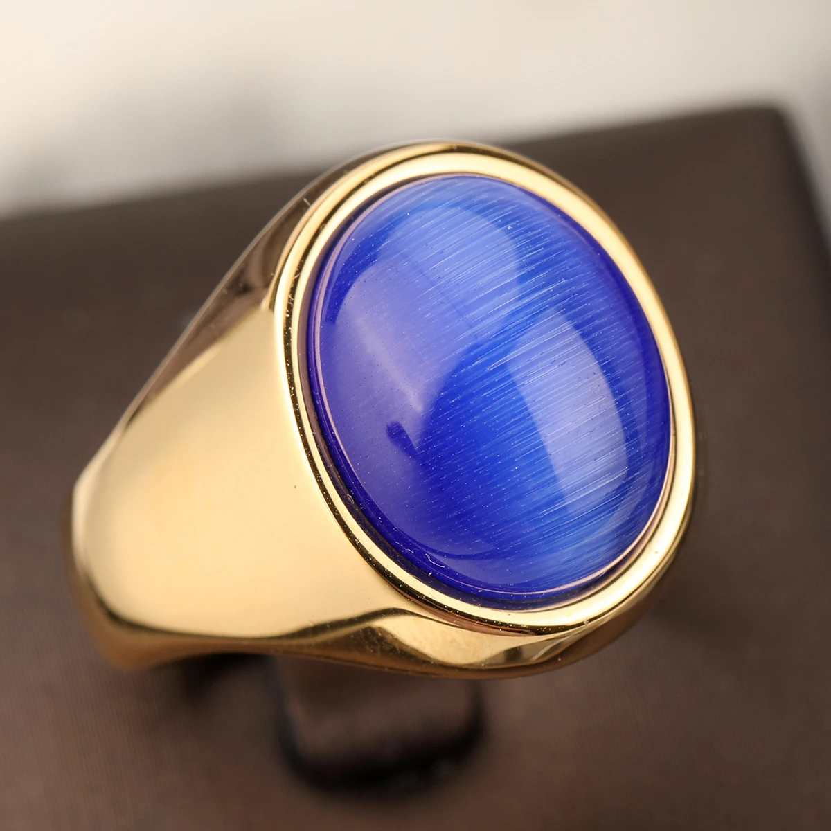 Men's Golden Opal Ring with Blue Stone Classic Elegant Simple Fashion Women's Stainless Steel Jewelry Gift for Girlfriend
Men's Golden Opal Ring with Blue Stone Classic Elegant Simple Fashion Women's Stainless Steel Jewelry Gift for Girlfriend