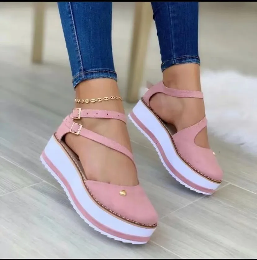 Thick Sole Sandals Women's 2022 Summer Fashion Buckle Solid Color Casual Women's Shoes Shallow Beach Sandals Thick Sole Shoes
Thick Sole Sandals Women's 2022 Summer Fashion Buckle Solid Color Casual Women's Shoes Shallow Beach Sandals Thick Sole Shoes