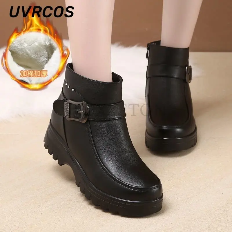 Plus Velvet Soft Leather Cotton Shoes Women Warm Non-slip Flat Outdoor Snow Boots Bottom Short Winter
Plus Velvet Soft Leather Cotton Shoes Women Warm Non-slip Flat Outdoor Snow Boots Bottom Short Winter