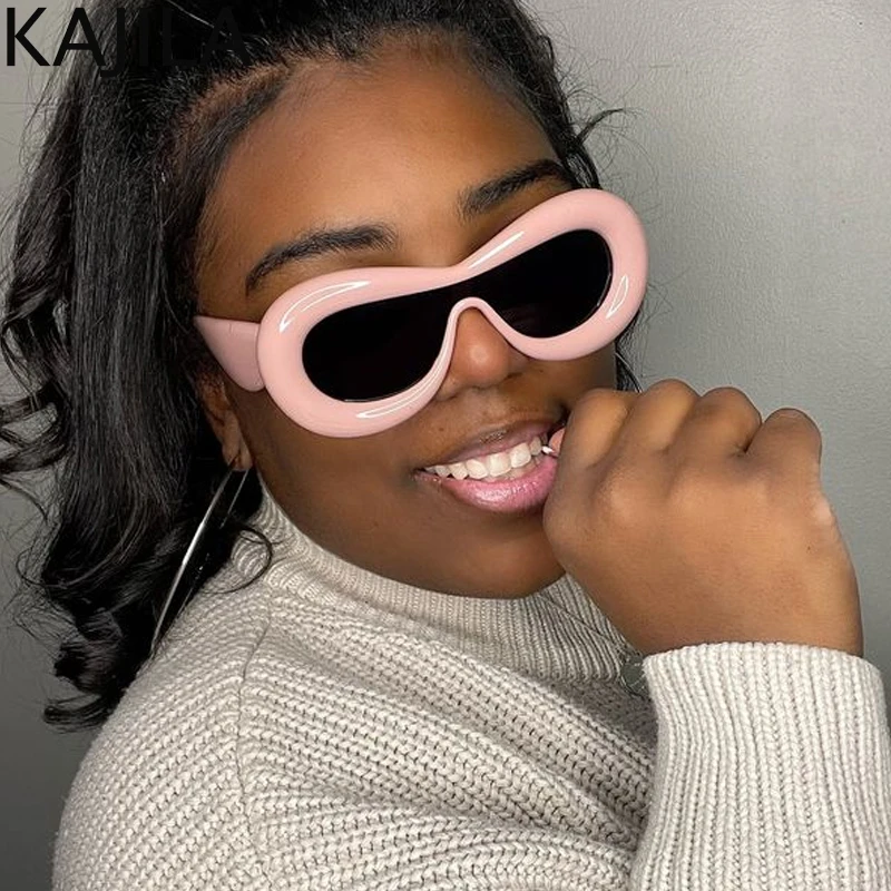 Inflated Shield Sunglasses Women 2023 Luxury Brand Designer Thick Chunky Retro Sun Glasses for Ladies UV400 Lentes De Sol Mujer
Inflated Shield Sunglasses Women 2023 Luxury Brand Designer Thick Chunky Retro Sun Glasses for Ladies UV400 Lentes De Sol Mujer