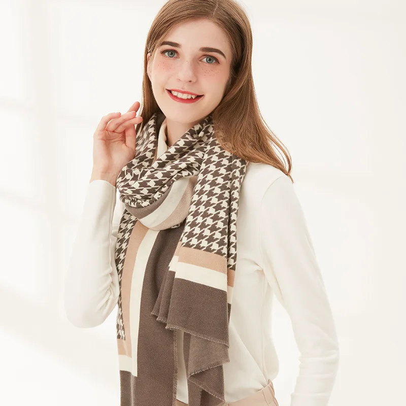 2022 new winter women's imitation cashmere scarf women's fashion shawl warm scarf houndstooth elegant scarf
2022 new winter women's imitation cashmere scarf women's fashion shawl warm scarf houndstooth elegant scarf