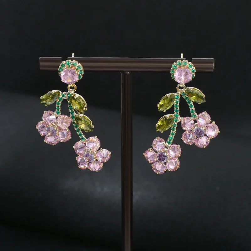 High quality Sweet Pink Zirconia Flower Dangle Earrings 925 Silver Needle New Fashion Statement Jewelry Gold Plated Earings
High quality Sweet Pink Zirconia Flower Dangle Earrings 925 Silver Needle New Fashion Statement Jewelry Gold Plated Earings
