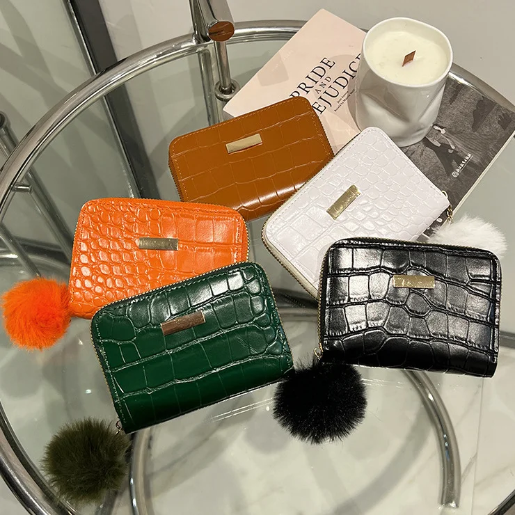 Fashion Short Purse Clutch Bag Zipper Handbag Pom Card Holder Coin Pocket Women's Wallet Crocodile Pattern Design
Fashion Short Purse Clutch Bag Zipper Handbag Pom Card Holder Coin Pocket Women's Wallet Crocodile Pattern Design