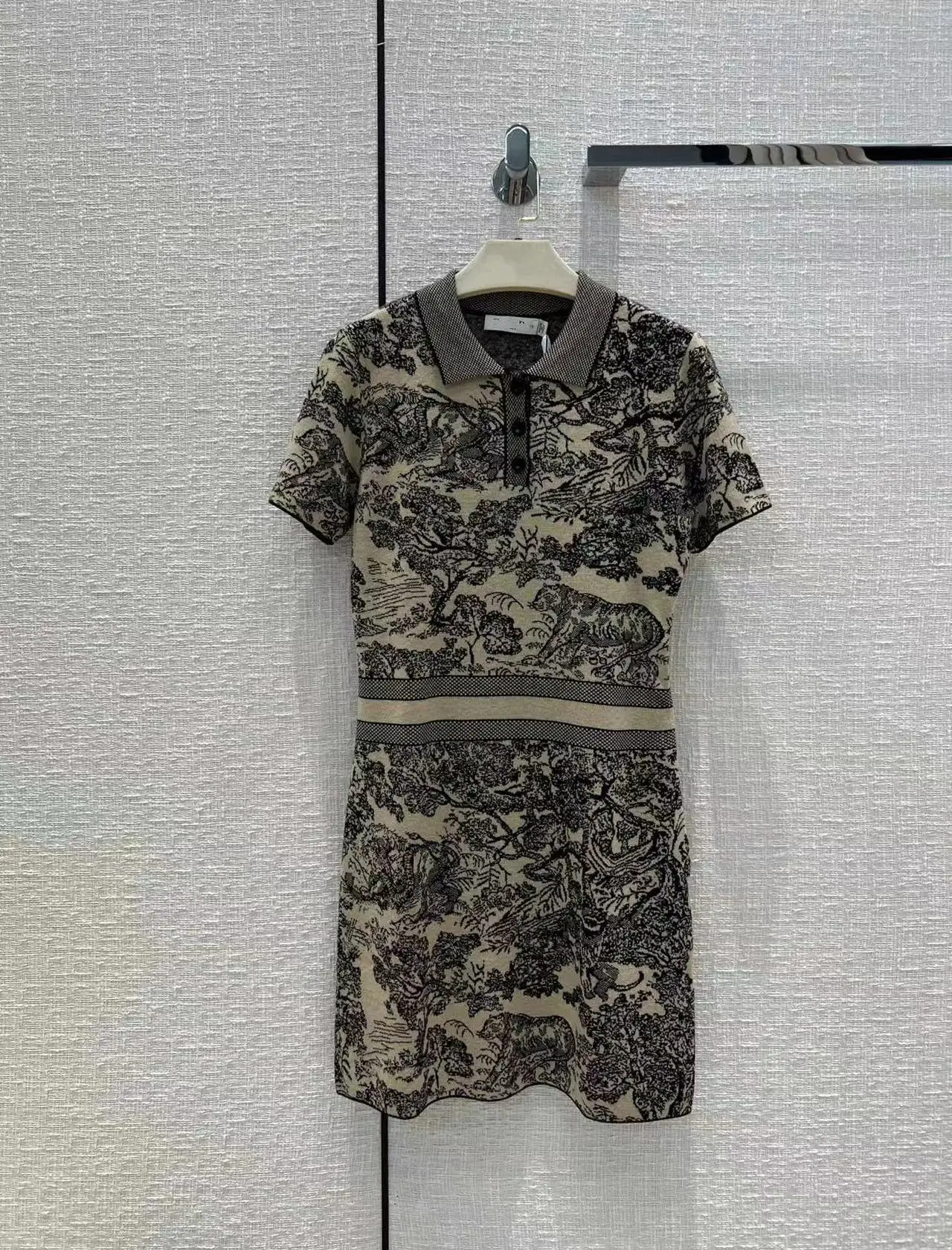 HIGH QUALITY Newest 2022 Holiday Fashion Runway Sexy Women's Animal Printed Wool Knit Mini Dress
HIGH QUALITY Newest 2022 Holiday Fashion Runway Sexy Women's Animal Printed Wool Knit Mini Dress