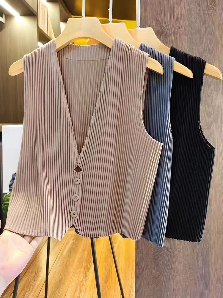 Miyake Original Pleated Casual Solid Coat Vest T-shirt Appear Thin Office Ladies Summer V Neck Shirts and Blouses Women Clothing
Miyake Original Pleated Casual Solid Coat Vest T-shirt Appear Thin Office Ladies Summer V Neck Shirts and Blouses Women Clothing