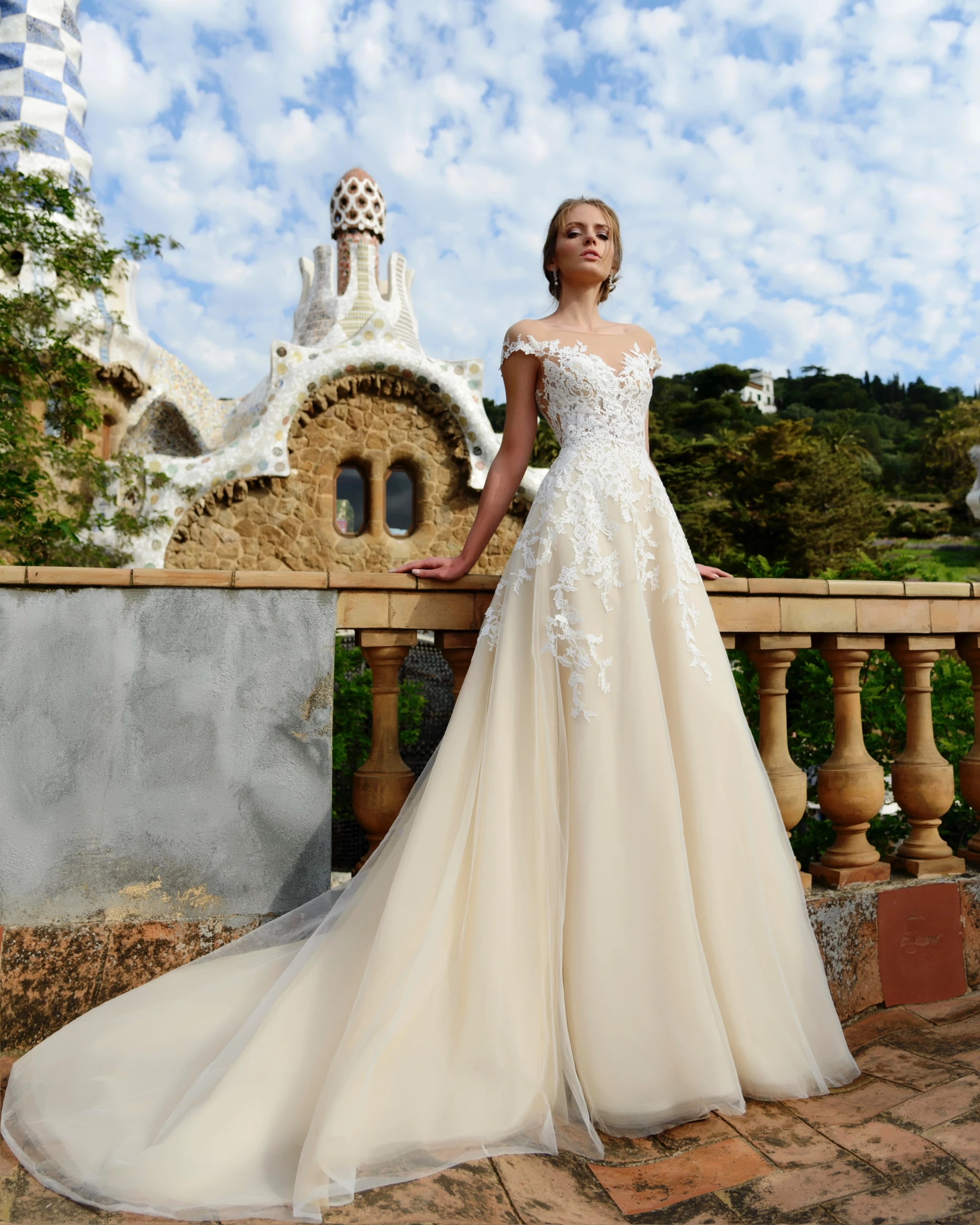 Elegant Princess A Line Wedding Dress Sheer Neck Lace Appliques Bridal Gowns Tulle Open Back Sweep Train Long Bride Dresses
Elegant Princess A Line Wedding Dress Sheer Neck Lace Appliques Bridal Gowns Tulle Open Back Sweep Train Long Bride Dresses