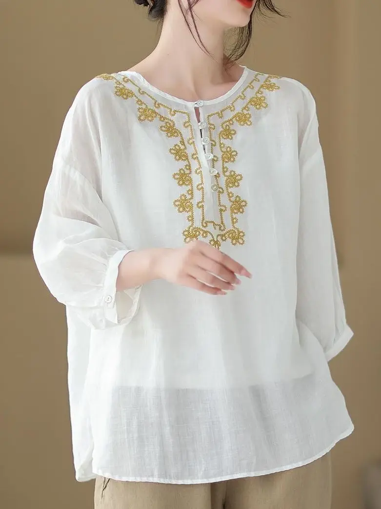 Summer Casual Literature And Art Cotton Linen Ethnic Style Top New Women's Loose Three Quarter Sleeves O-neck Embroidered Shirt
Summer Casual Literature And Art Cotton Linen Ethnic Style Top New Women's Loose Three Quarter Sleeves O-neck Embroidered Shirt