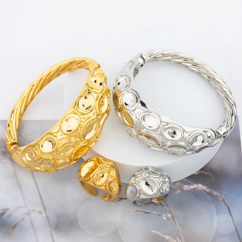 Dubai Gold Color Jewelry Set Bangle and Ring 2Pcs Set for Women 18k Gold Plated Bracelet and Adjustable Ring New Design Jewelry
Dubai Gold Color Jewelry Set Bangle and Ring 2Pcs Set for Women 18k Gold Plated Bracelet and Adjustable Ring New Design Jewelry