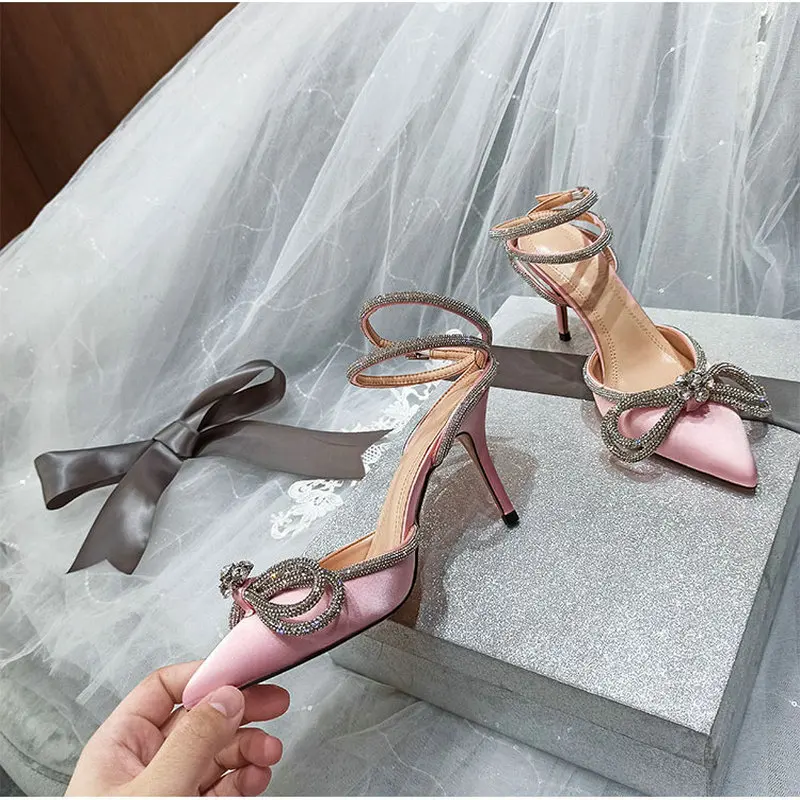 Fashion brand Rhinestones Bowknot Women Pumps Sexy clear Slingback High heels Jelly Shoes Summer Ladies Wedding Bridal Shoes
Fashion brand Rhinestones Bowknot Women Pumps Sexy clear Slingback High heels Jelly Shoes Summer Ladies Wedding Bridal Shoes